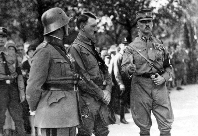 Adolf Hitler in Luitpoldhain with Franz von Epp and Franz Pfeffer von Salomon for the 1929 Reichsparteitag
